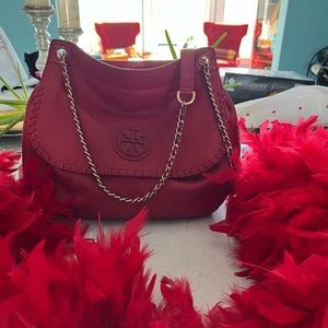 Cute mid-size lightly used Tory Burch bag with magnetic clasp